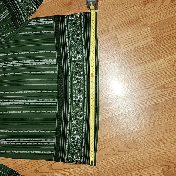 Sweet Wanderer Women's Boho Cold Shoulder Blouse green patterned size medium - Picture 10 of 15